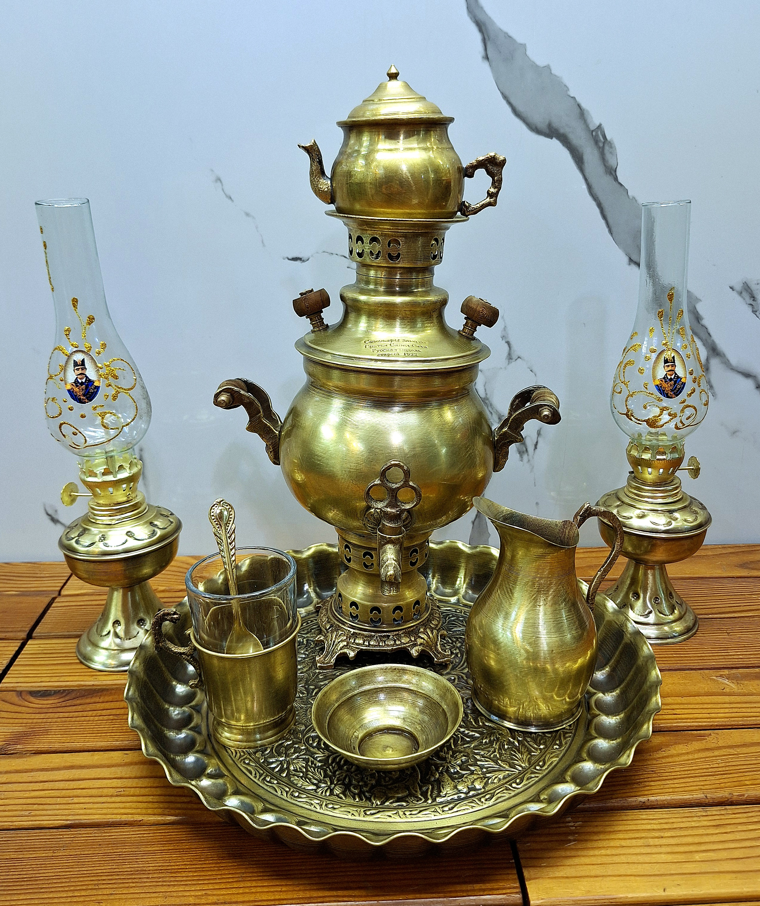 سماور زغالی ۱لیتری با سرویس ۹پارچه برنجی